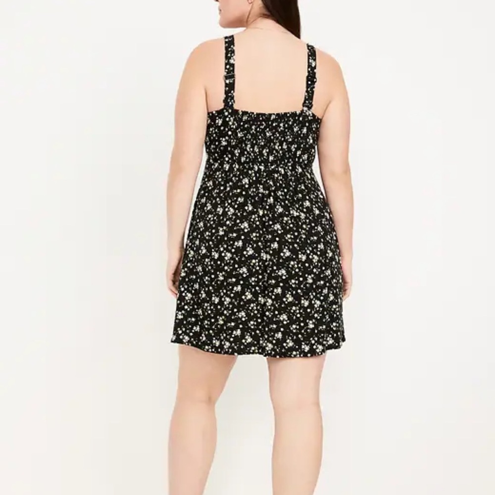 Old Navy Fit & Flare Crepe Mini Dress - Picture 4 of 4